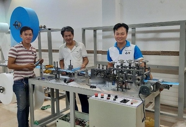 Chế tạo thành công hệ thống máy sản xuất khẩu trang y tế made in Vietnam
