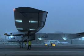 Máy bay chạy bằng năng lượng mặt trời - Solar Impulse 2 bắt đầu chuyến bay vòng quanh thế giới đầu tiên